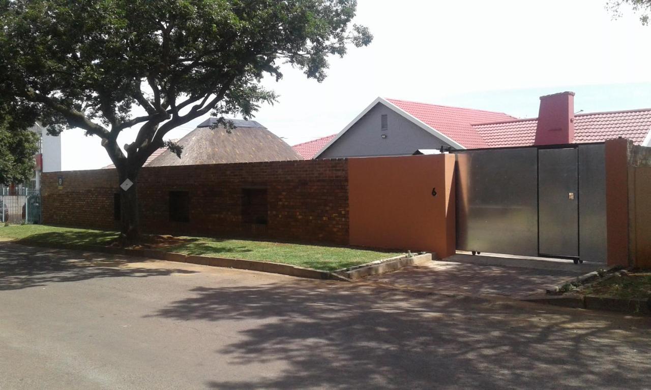 Acacia Guesthouse Kempton Park Exterior photo